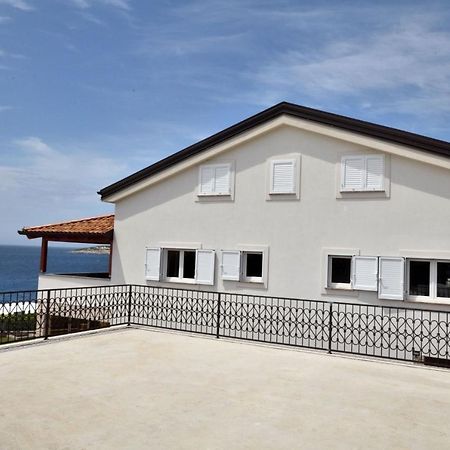 Apartments Villa Sofia Martinscica  Exterior photo