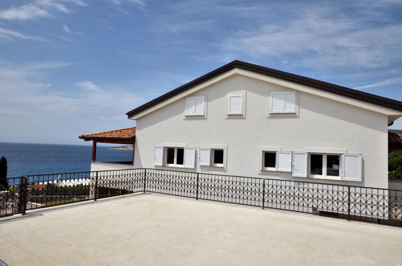 Apartments Villa Sofia Martinscica  Exterior photo
